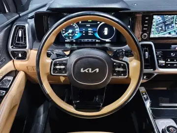 2023 Kia Sorento с пробегом 42 869 км