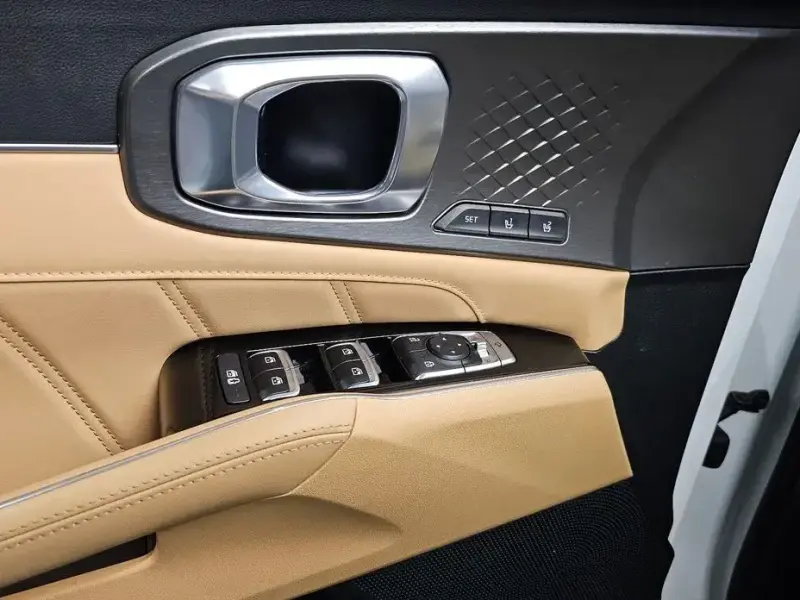 2023 Kia Sorento с пробегом 42 869 км