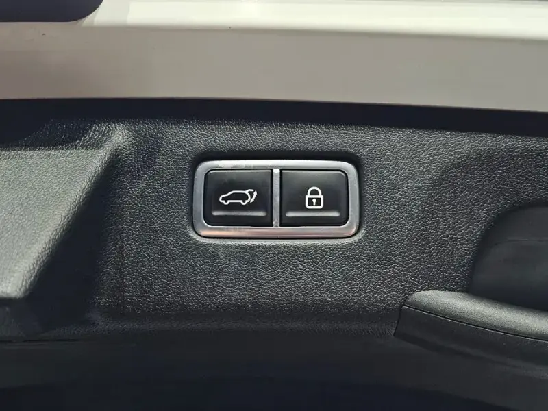 2023 Kia Sorento с пробегом 42 869 км
