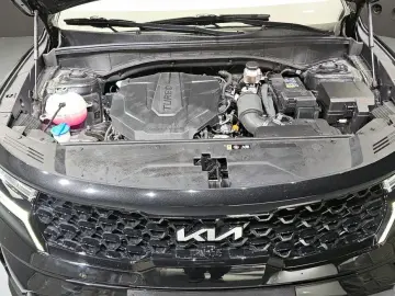 2023 Kia Sorento с пробегом 67 611 км