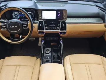2023 Kia Sorento с пробегом 67 611 км