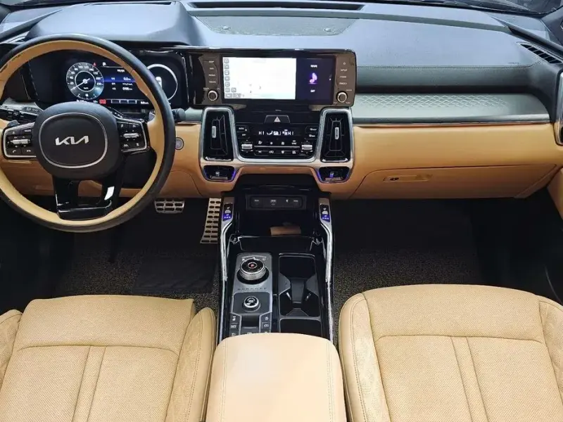 2023 Kia Sorento с пробегом 67 611 км