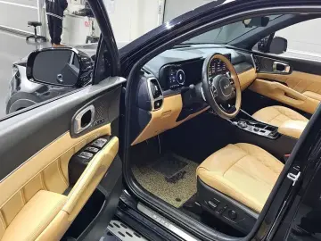 2023 Kia Sorento с пробегом 67 611 км