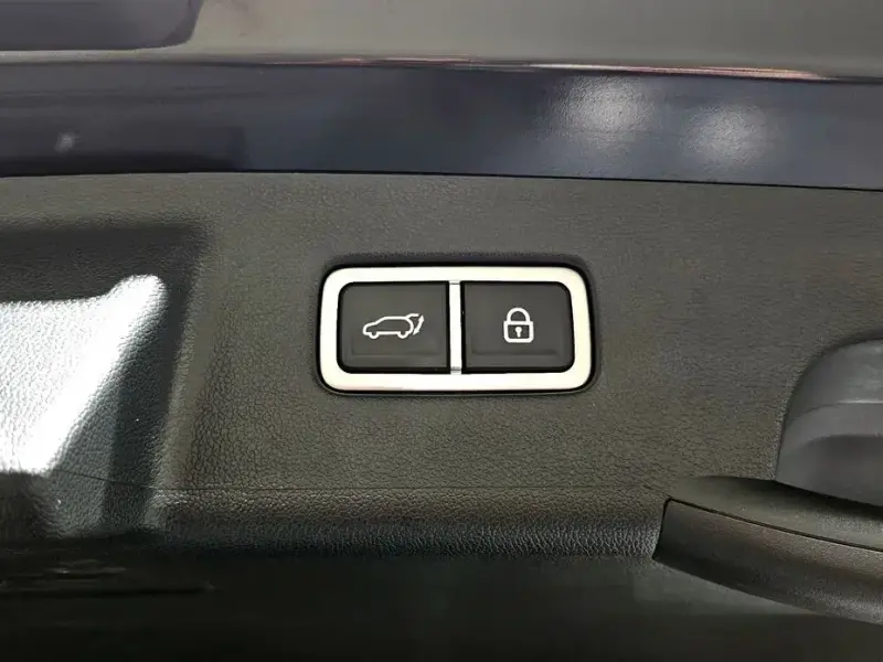 2023 Kia Sorento с пробегом 67 611 км