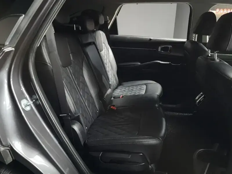 2023 Kia Sorento с пробегом 64 781 км