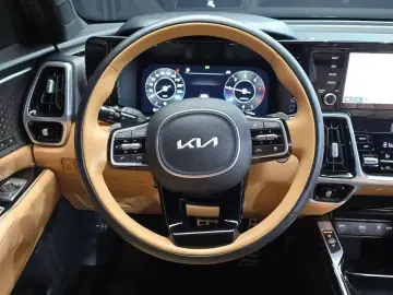 2022 Kia Sorento с пробегом 8 415 км