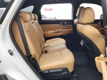 2023 Kia Sorento с пробегом 71 363 км