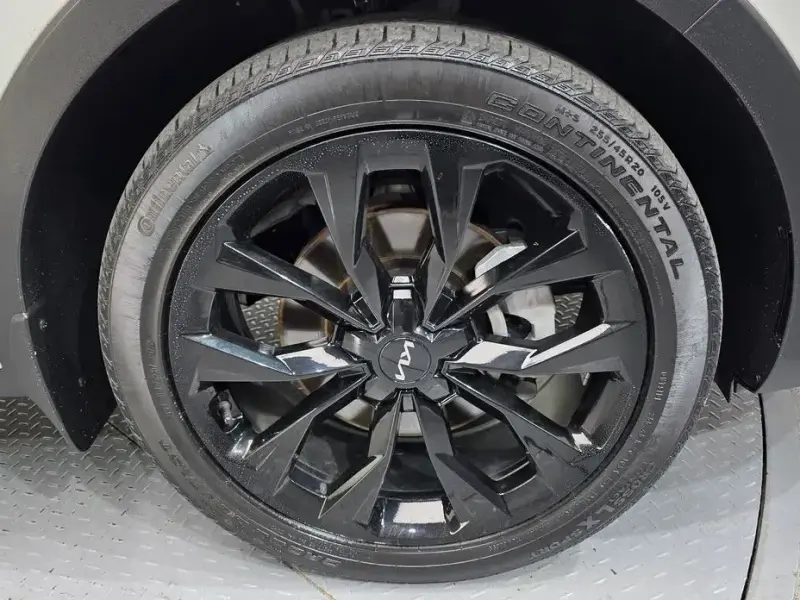 2023 Kia Sorento с пробегом 33 492 км