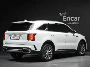 2023 Kia Sorento с пробегом 156 117 км