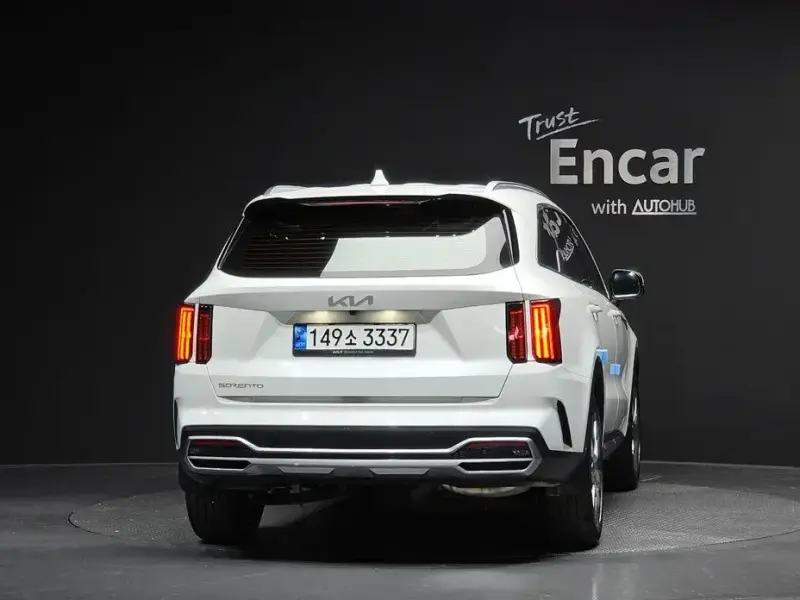 2023 Kia Sorento с пробегом 156 117 км