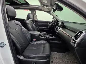 2023 Kia Sorento с пробегом 33 492 км