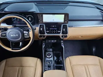 2023 Kia Sorento с пробегом 156 117 км