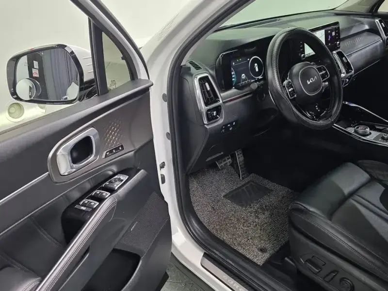 2023 Kia Sorento с пробегом 33 492 км