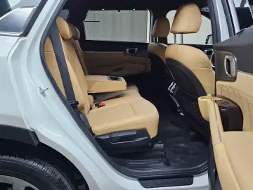 2023 Kia Sorento с пробегом 156 117 км