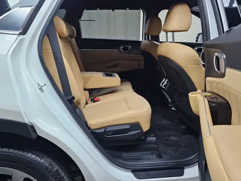 2023 Kia Sorento с пробегом 156 117 км