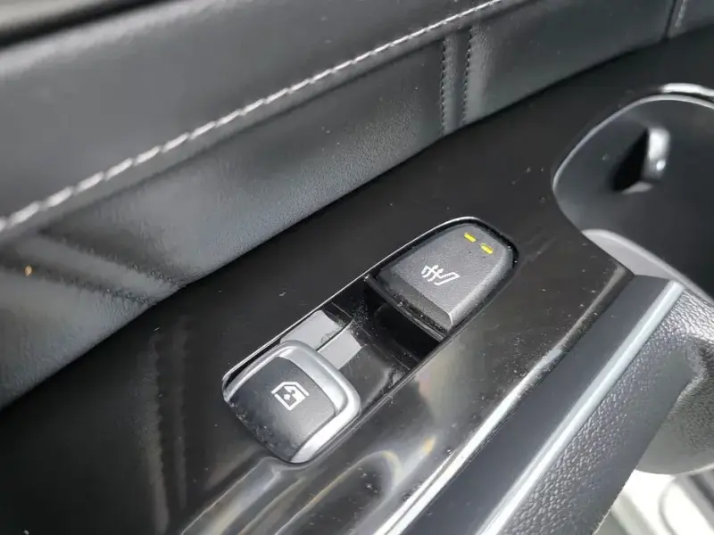 2023 Kia Sorento с пробегом 33 492 км