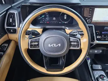 2023 Kia Sorento с пробегом 156 117 км