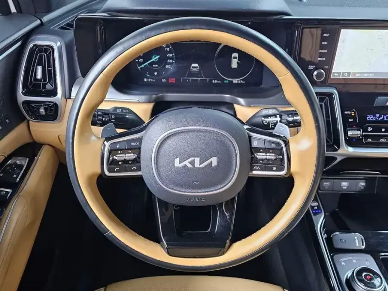 2023 Kia Sorento с пробегом 156 117 км