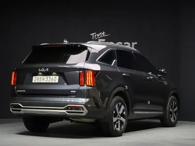 2023 Kia Sorento с пробегом 122 771 км