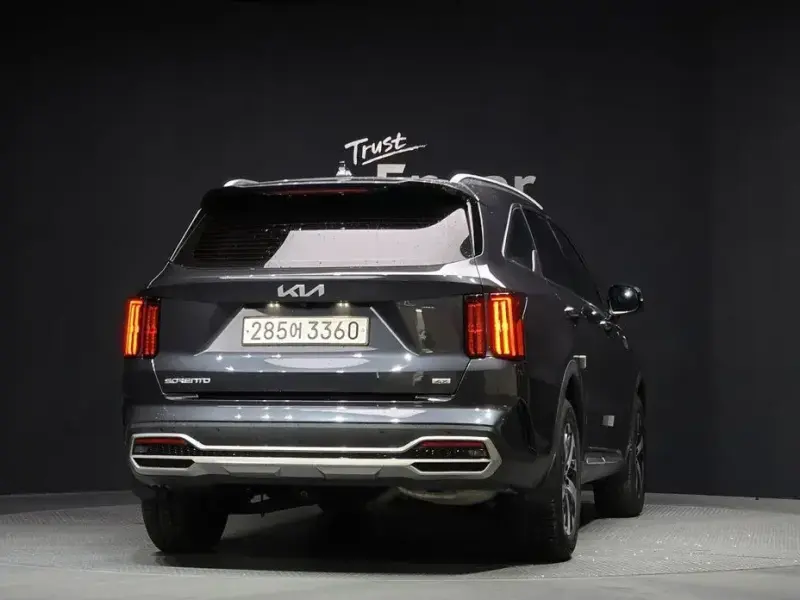 2023 Kia Sorento с пробегом 122 771 км