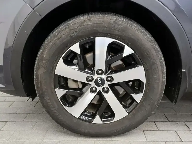 2023 Kia Sorento с пробегом 122 771 км