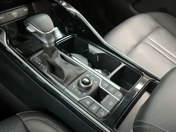 2023 Kia Sorento с пробегом 122 771 км