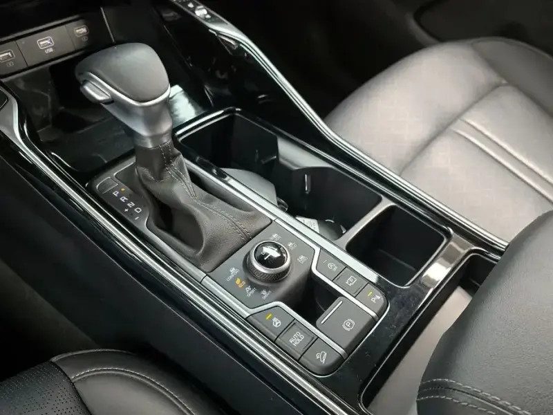 2023 Kia Sorento с пробегом 122 771 км