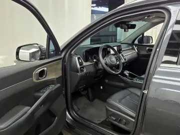 2023 Kia Sorento с пробегом 122 771 км