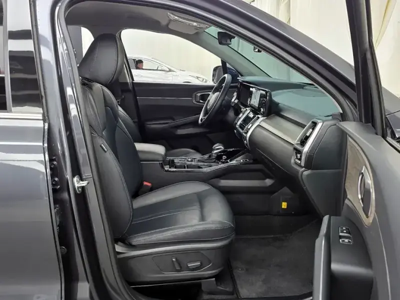 2023 Kia Sorento с пробегом 122 771 км