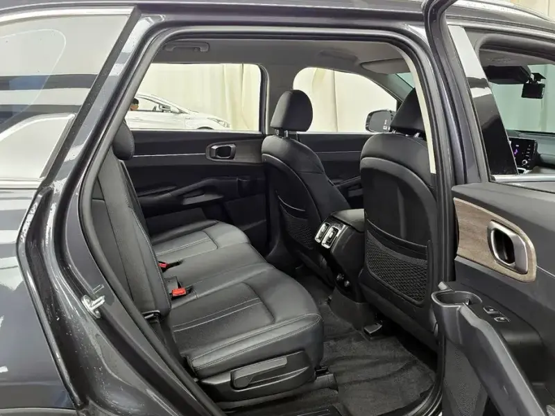 2023 Kia Sorento с пробегом 122 771 км