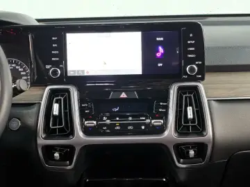 2023 Kia Sorento с пробегом 122 771 км