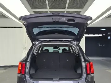 2023 Kia Sorento с пробегом 122 771 км