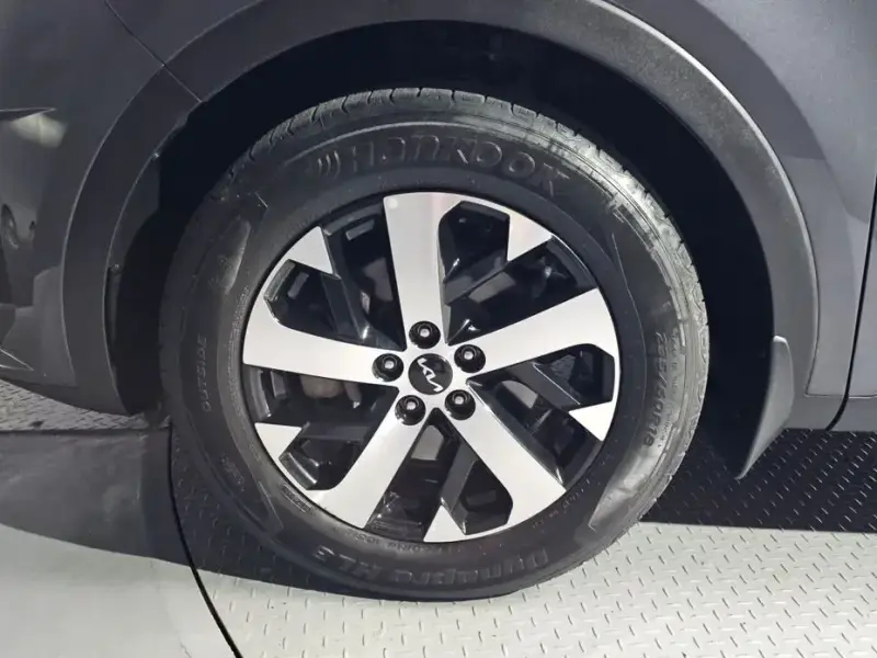 2023 Kia Sorento с пробегом 75 875 км