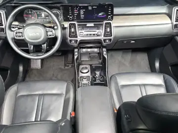 2023 Kia Sorento с пробегом 75 875 км