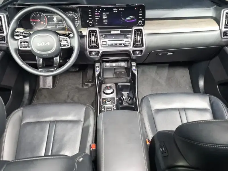 2023 Kia Sorento с пробегом 75 875 км