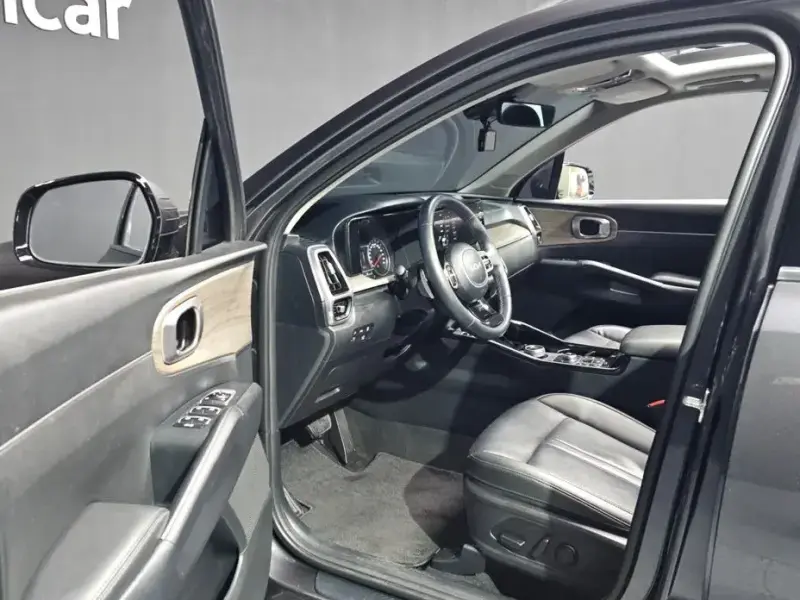 2023 Kia Sorento с пробегом 75 875 км