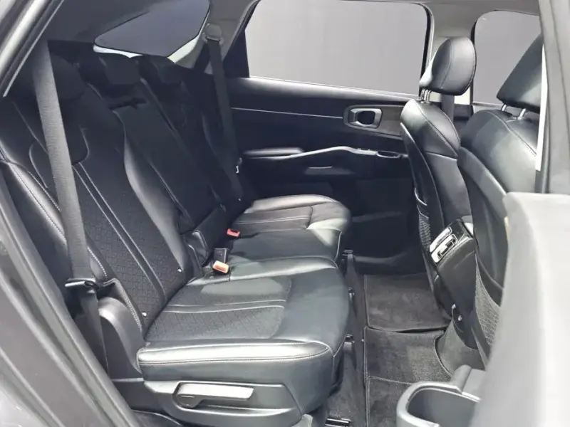 2023 Kia Sorento с пробегом 75 875 км