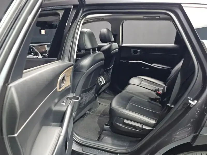 2023 Kia Sorento с пробегом 75 875 км