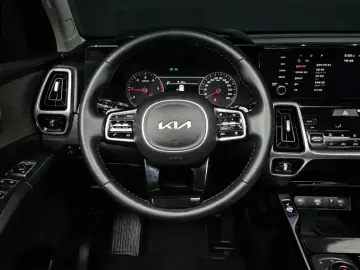 2023 Kia Sorento с пробегом 75 875 км