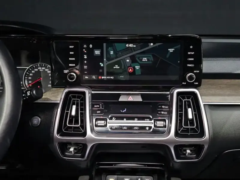2023 Kia Sorento с пробегом 75 875 км