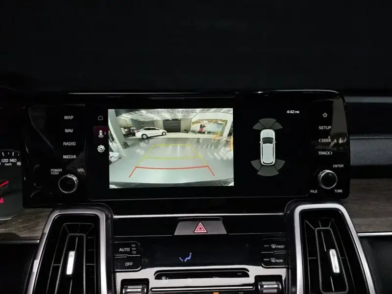 2023 Kia Sorento с пробегом 75 875 км