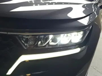 2023 Kia Sorento с пробегом 75 875 км