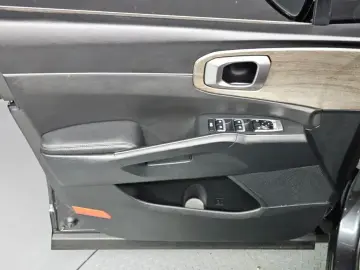 2023 Kia Sorento с пробегом 75 875 км