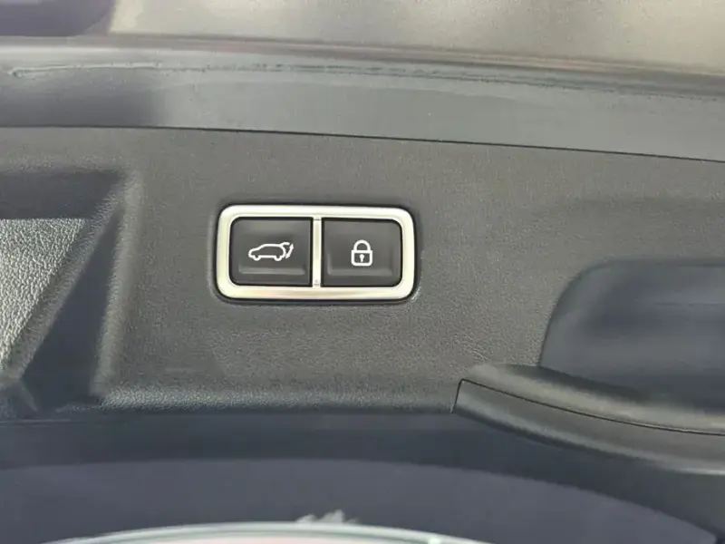 2023 Kia Sorento с пробегом 75 875 км