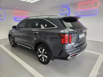 2023 Kia Sorento с пробегом 58 524 км