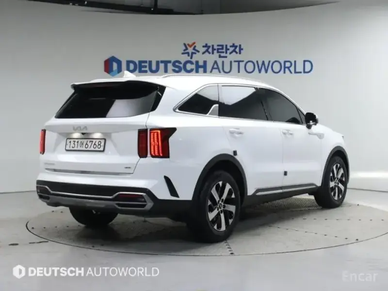 2023 Kia Sorento с пробегом 111 632 км
