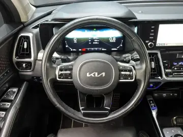 2023 Kia Sorento с пробегом 104 849 км