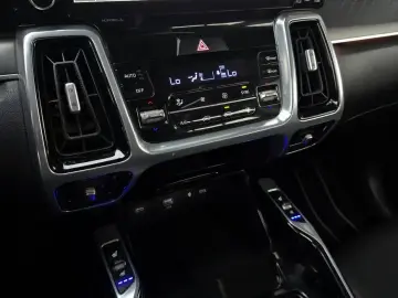 2023 Kia Sorento с пробегом 104 849 км