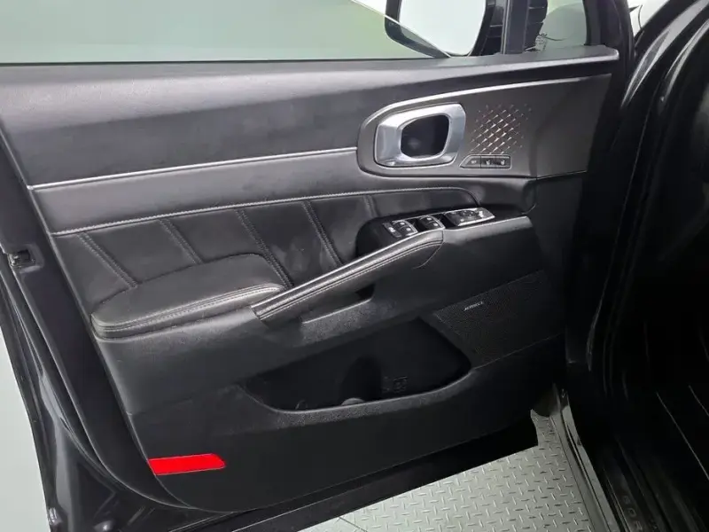 2023 Kia Sorento с пробегом 104 849 км