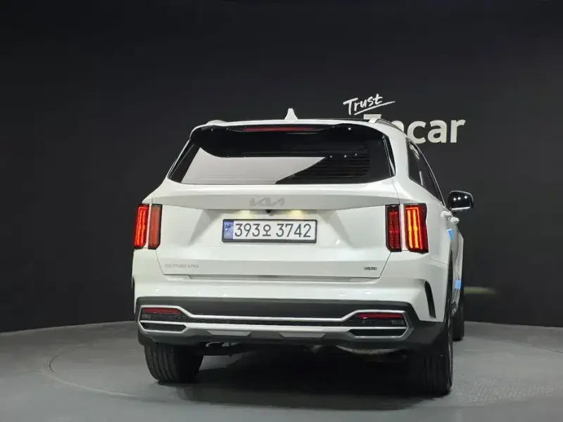 2023 Kia Sorento с пробегом 93 072 км